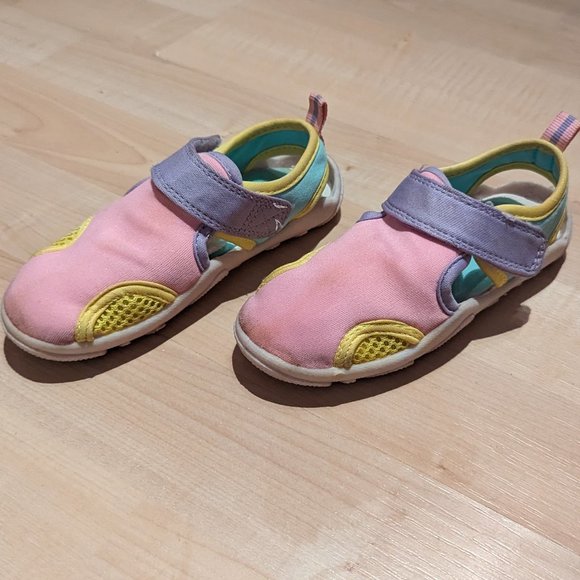 Joe Fresh Water Shoes - Infant Girl Size 8, Colorful and Well-Loved with Velcro - Picture 2 of 4